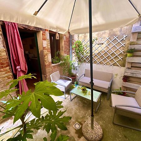 Ca 3 Leoni - Romantic House In The Heart Of Venedig Exterior foto