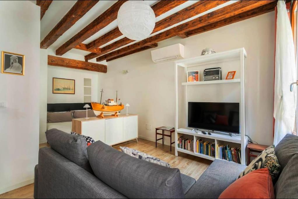 Ca 3 Leoni - Romantic House In The Heart Of Venedig Exterior foto